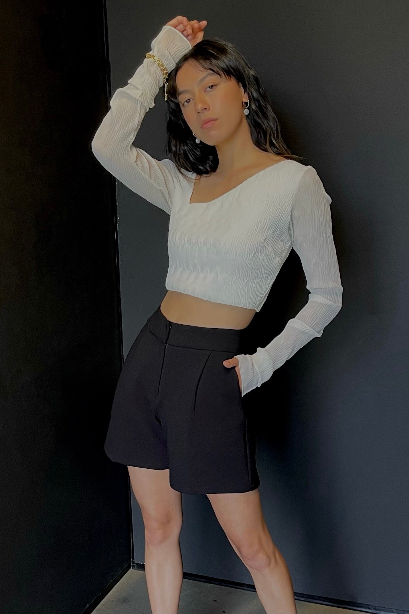 03. ESSENTIAL SHORT